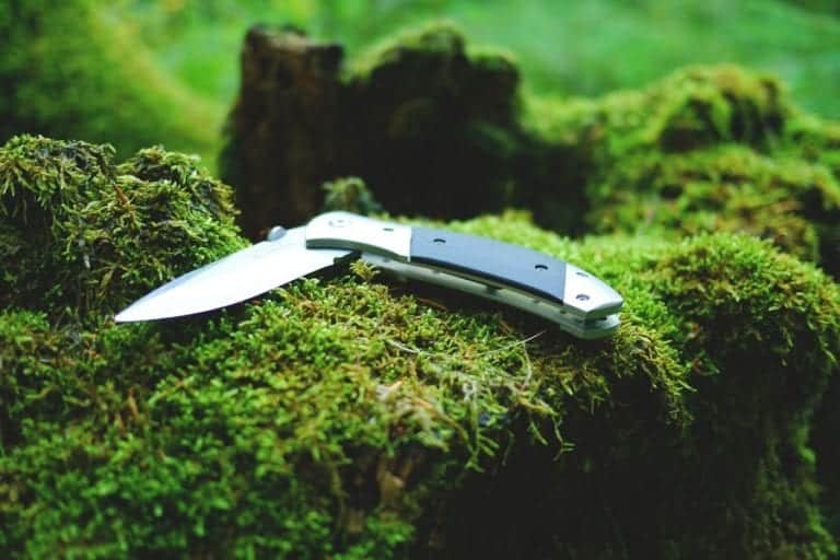 How To Sharpen Your Survival Knife In The Outdoors