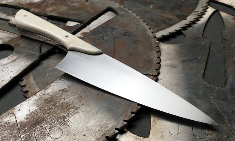 knife made of saw blade