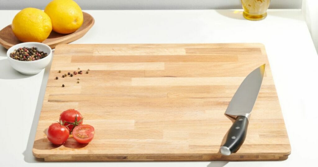 Kitchen cutting board and knife